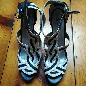 Blanco Navy and White Heels from Spain
